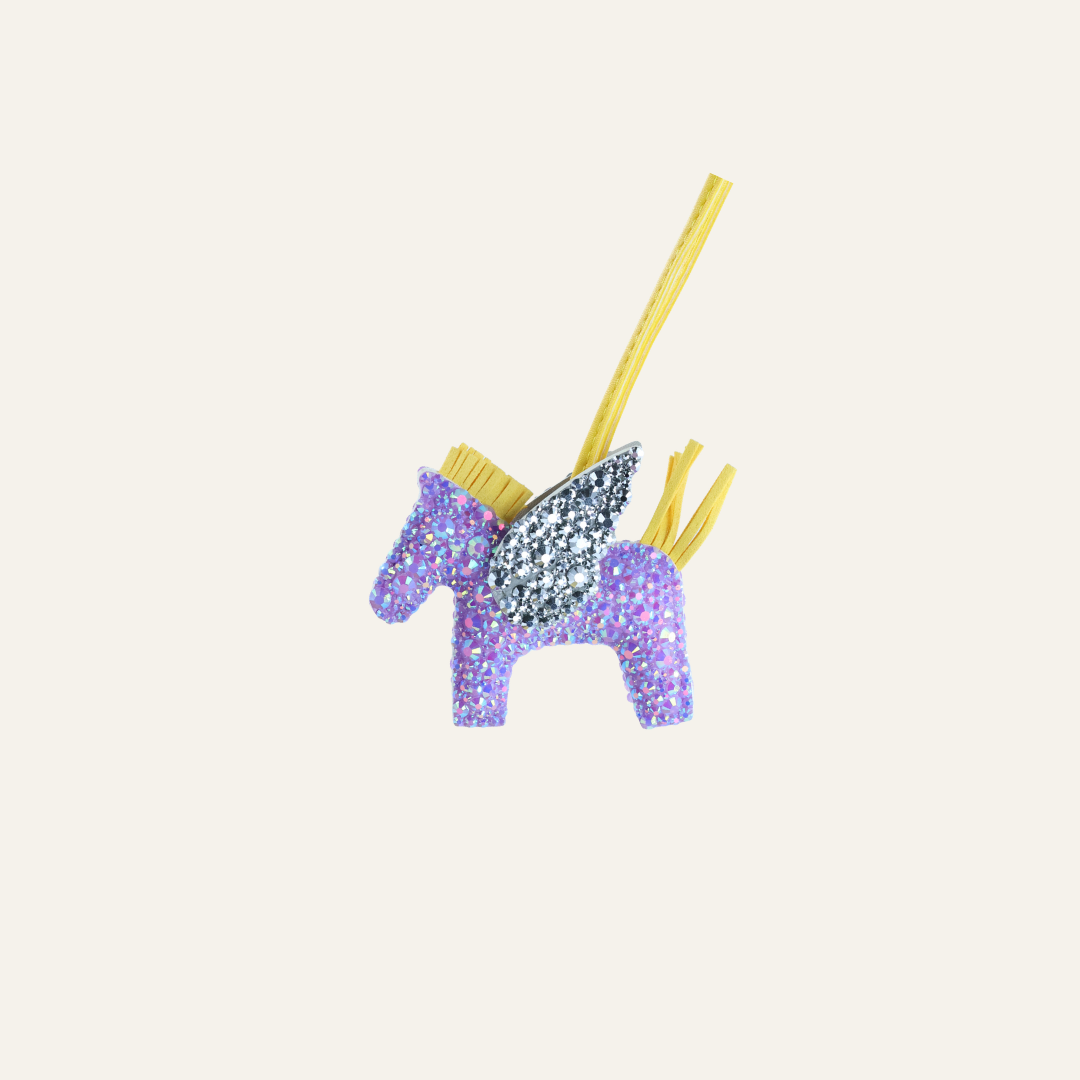 Handgemaakte Tasbedel Gevleugeld Paard – Luxe Strass Lifestyle Accessoire