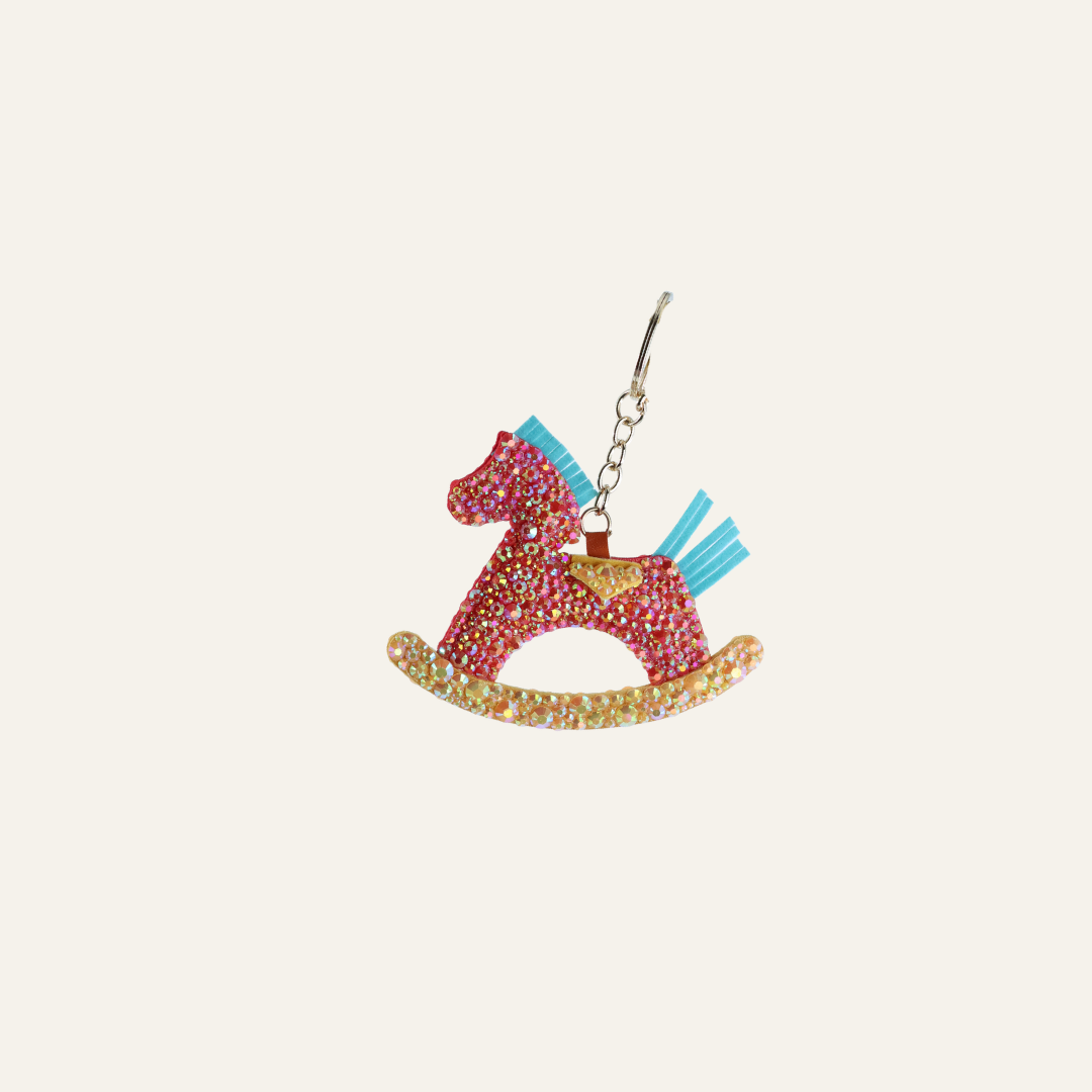 Handgemaakte Tasbedel Schommelpaard – Luxe Strass Lifestyle Accessoire